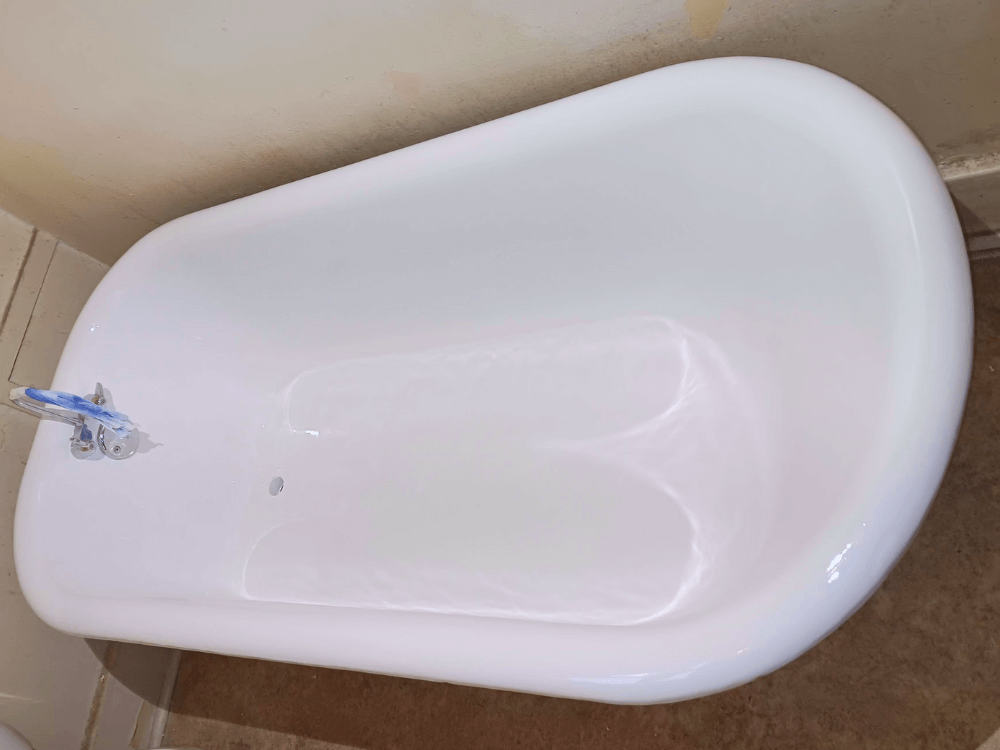 Professional bathtub reglazing and refinishing in Burbank CA